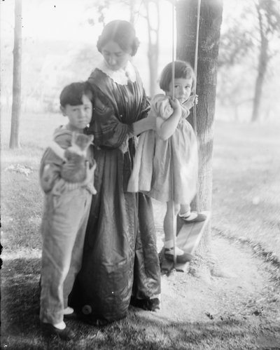 Mrs. Turner und ihre Kinder, 1910 von Gertrude Käsebier